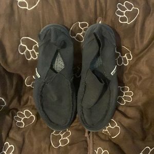 Adorable Men’s Black Crocs Shoes