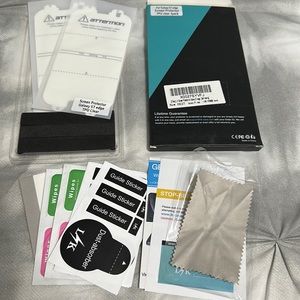 Screen protector for Galaxy S7 Edge. Original box with preparation guides