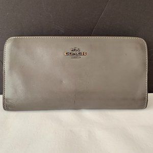 COACH Bleecker Olive grey leather Large credit card bifold clutch wallet