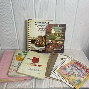 Vintage Lot of 9 Cookbooks & Booklets Jello-O Kitchen Aid Heinz Recipe Binder