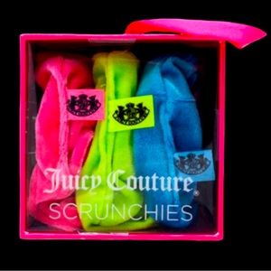 JUICY COUTOURE 3 Piece Scrunchie Gift Set