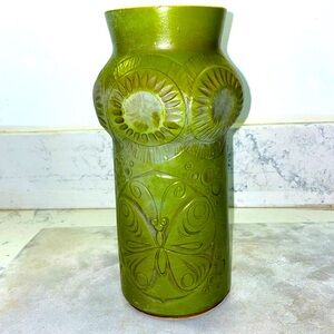 McCoy Vase Large 8.5” Avocado Green Mid Century Butterfly Scandia Pattern EUC