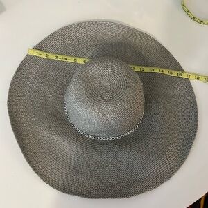 Large floppy beach hat by Jennifer Lopez