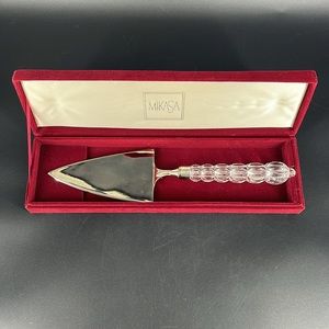 Mikasa Crystal Cake Server