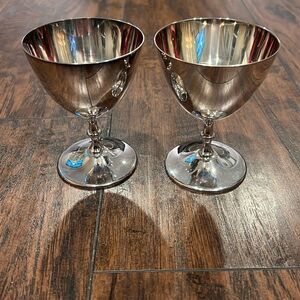 Silverplate VTG pair of wine goblets stamped Italy William Adams in EUC 4.5 inch