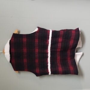 Maurices Womans Vest Size Large Black/Red Plaid. 10% Wool