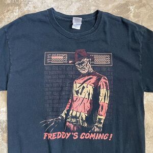 GILDAN VINTAGE Y2K FREDDY'S COMING KRUEGER SHORT SLEEVE GRAPHIC TEE MEN'S LARGE