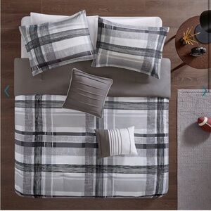 Intelligent Design 4pc Comforter Set