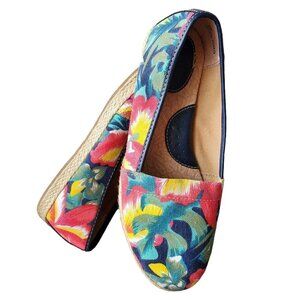 B.O.C. FLORAL CANVAS SHOES SIZE 8