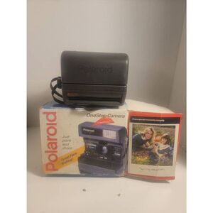 Vintage Polaroid Black One Step Close Up 600 Film Instant Camera