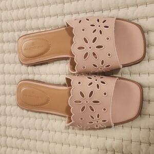 Bandolino pink sandals. Size 8.5