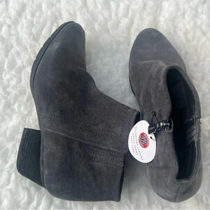 Blondo Valli Women’s Waterproof Ankle Booties Gray Suede Zip Heels 8.5M