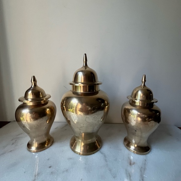 Set of 3 pcs Vintage Solid Brass Urns Vases Ginger Jars with Lids Made in India - Picture 1 of 16