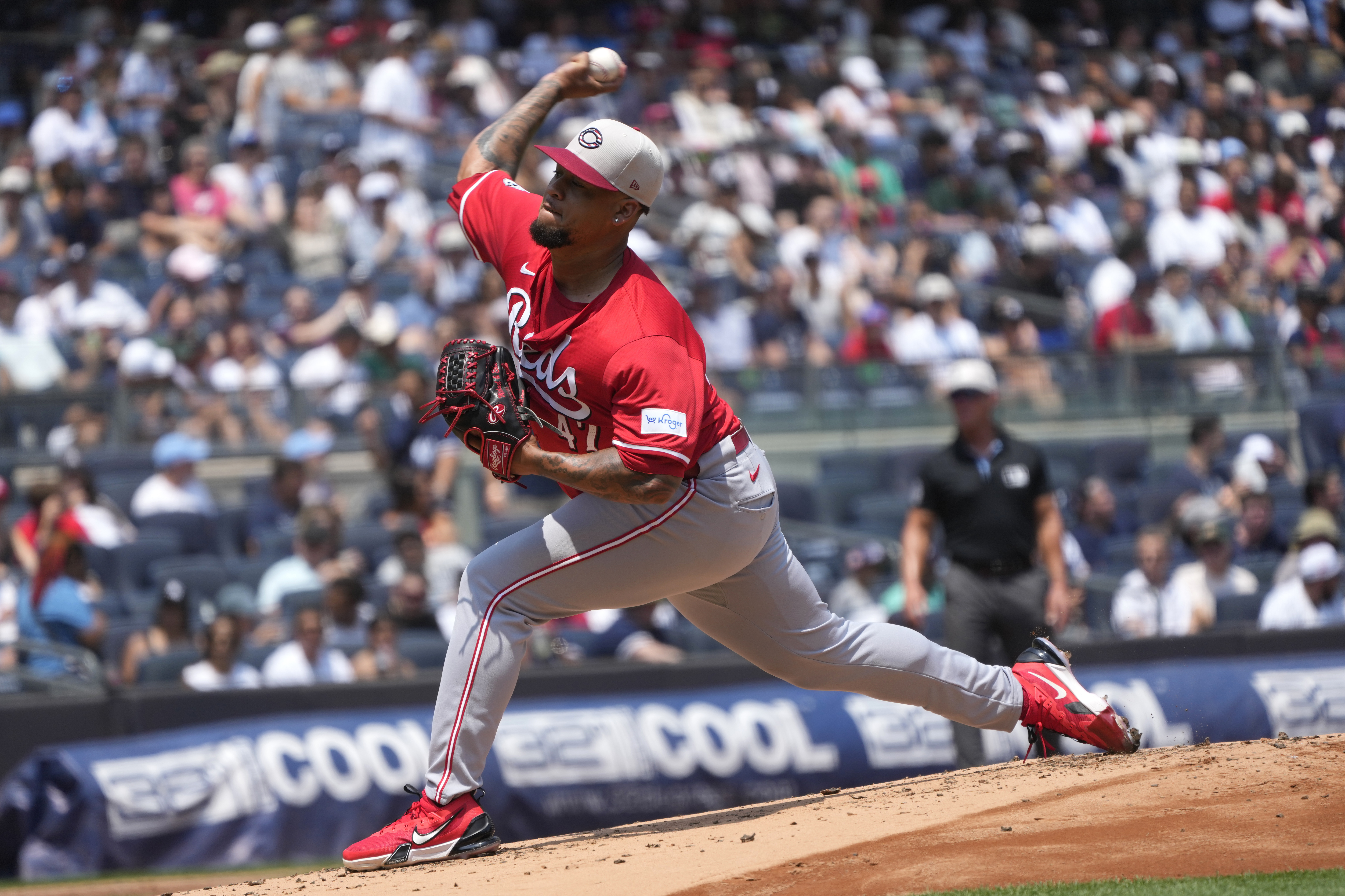 Cincinnati Reds pitcher Frankie Montas throws in the first inning of a baseball game against the New York Yankees, Thursday, July 4, 2024, in New York. (AP Photo/Pamela Smith)