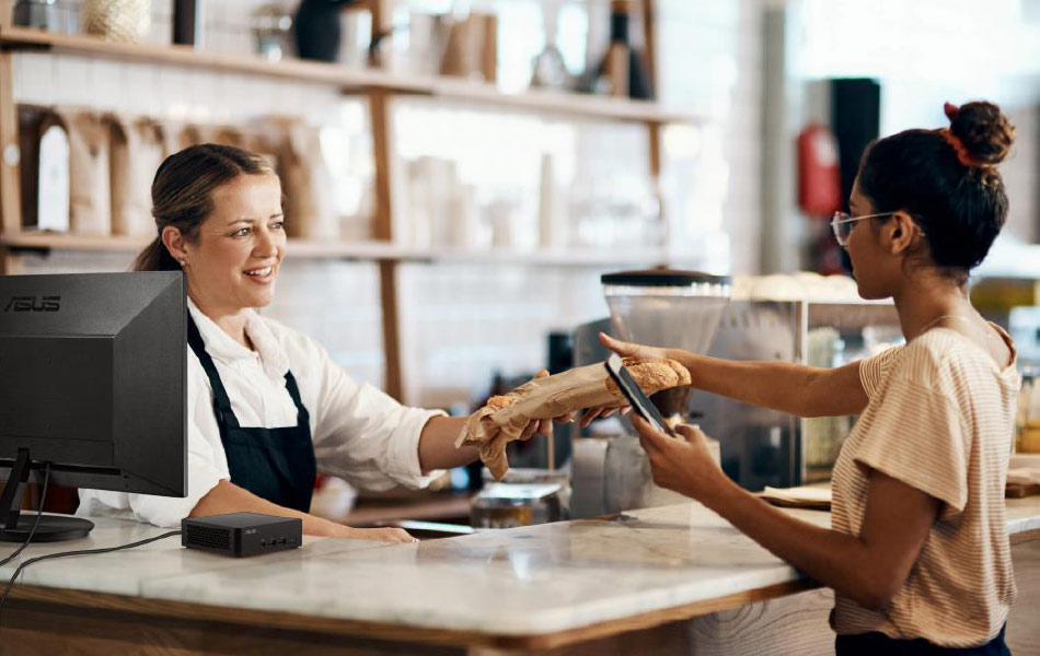 Restaurant manager utilizes the ASUS NUC 14 for digital signage