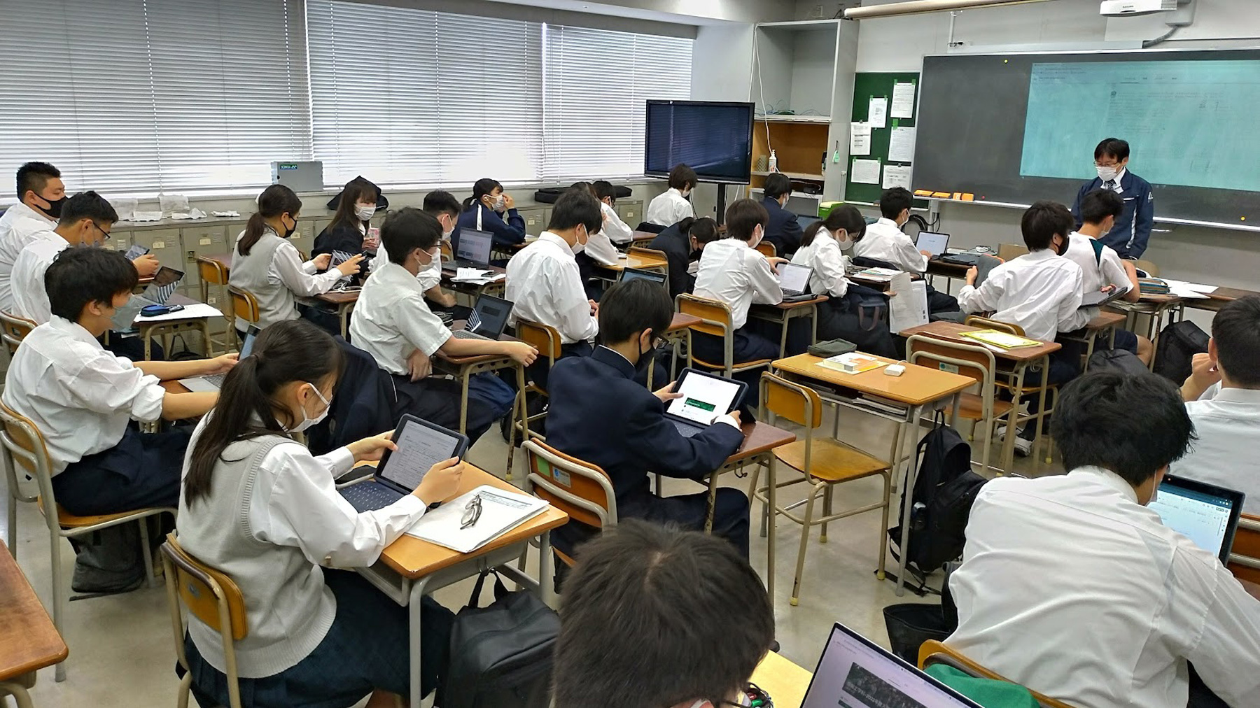 好きなOSを選択できるBYODで柔軟な1人1台端末／川崎市立川崎総合科学高等学校