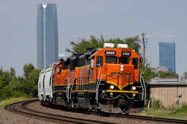 A BNSF locomotive heads south out of Oklahoma City on Sept. 14, 2022