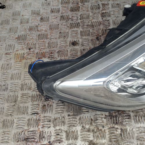 CITROEN RELAY/BOXER 2019 O/S DRIVERS SIDE HEADLIGHT LUG BROKEN STILL USEABLE 137494080 3