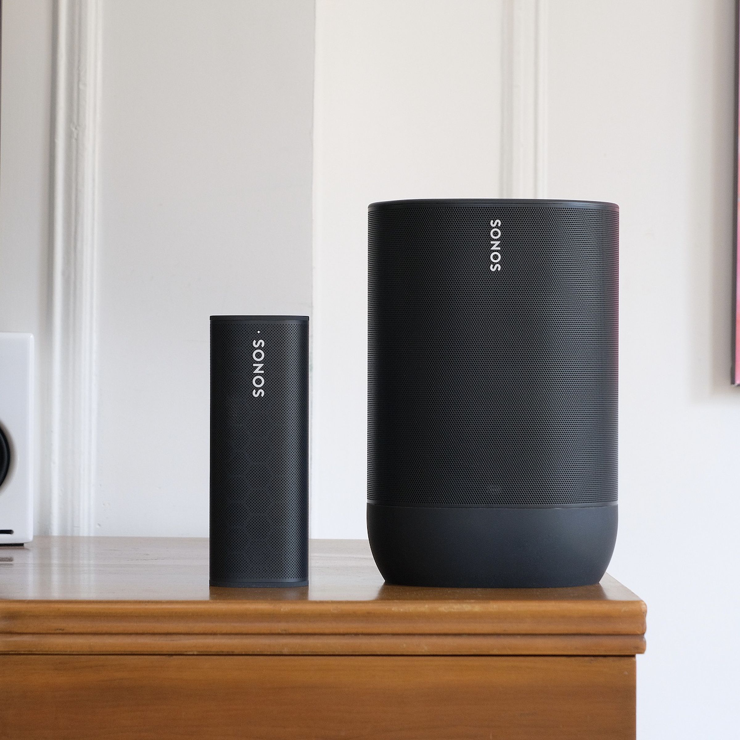 An image of the Sonos Roam and Sonos Move side by side.