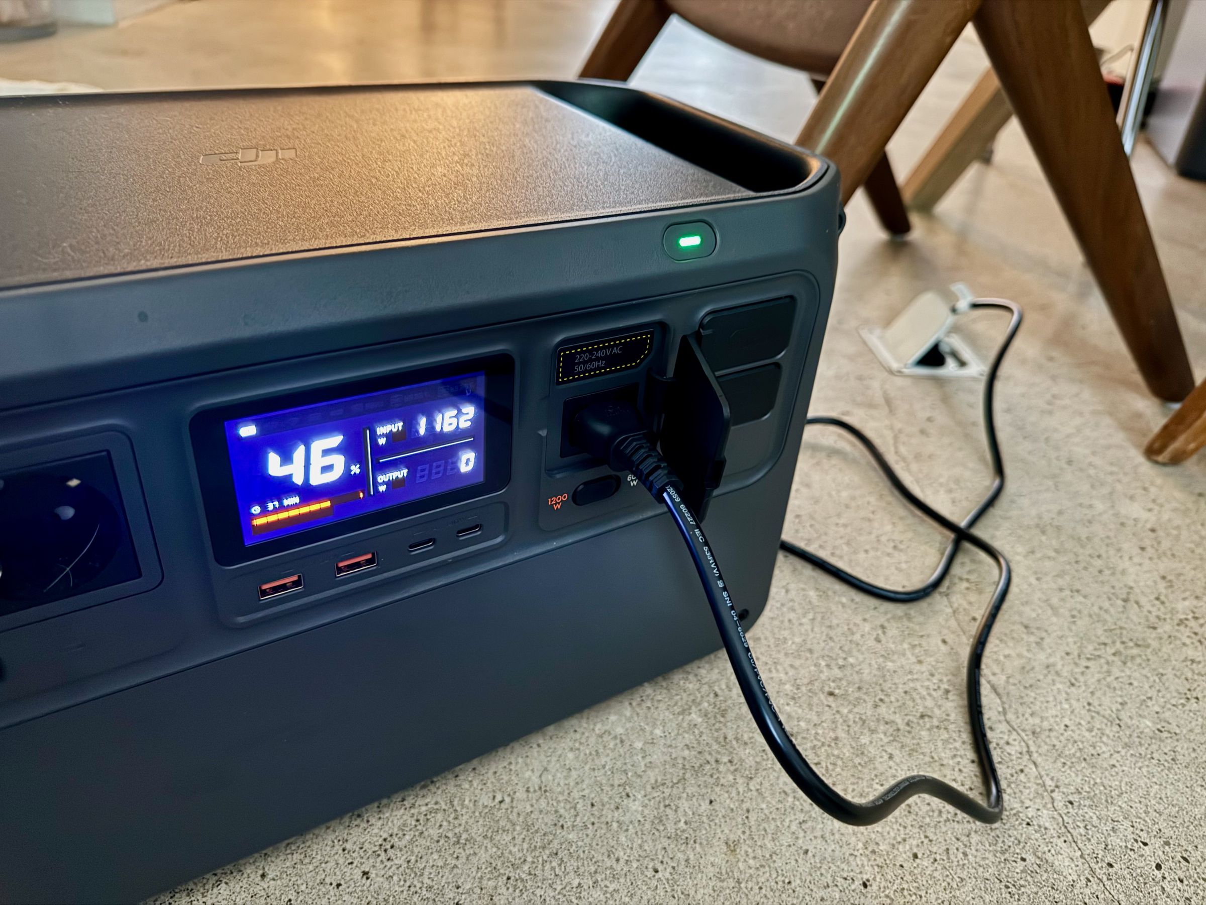 <em>The Power 1000 charging close to its 1200W maximum fast charge speed.</em>