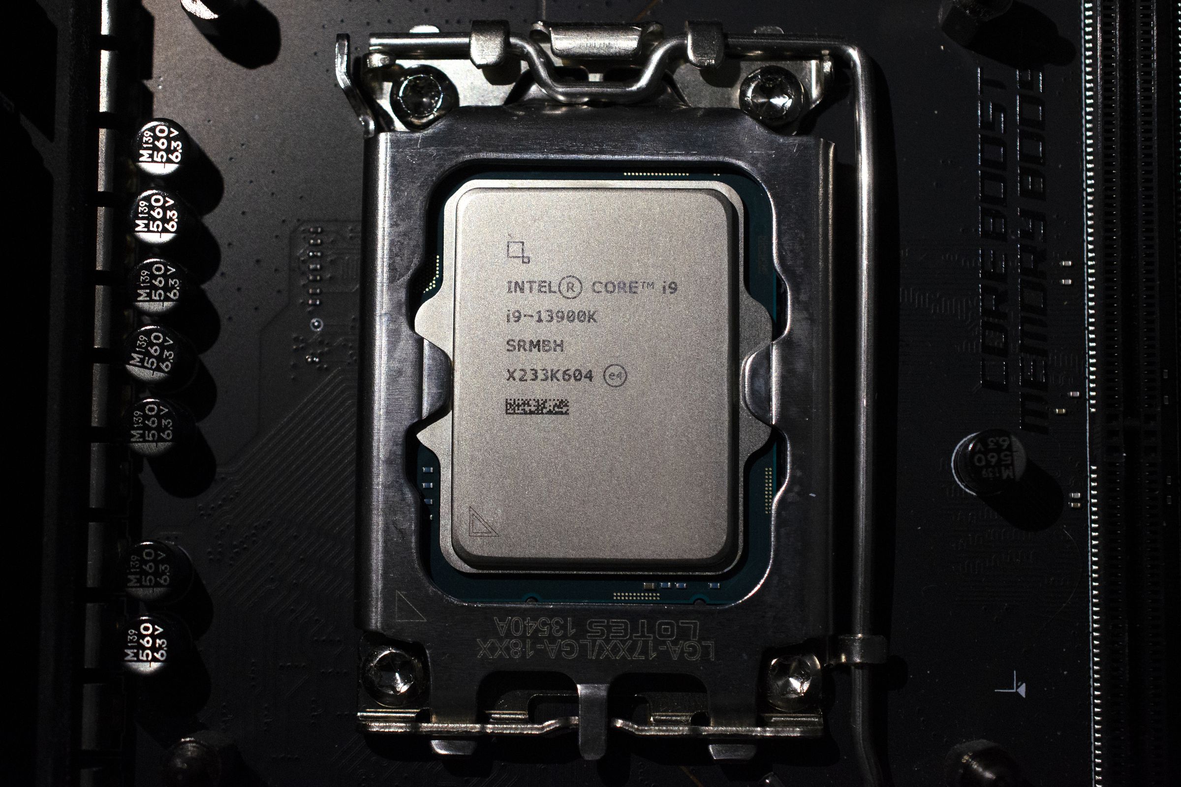 A photo showing Intel’s Core i9-13900K CPU