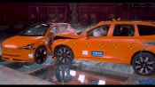 Il video del crash test di due Volvo elettriche