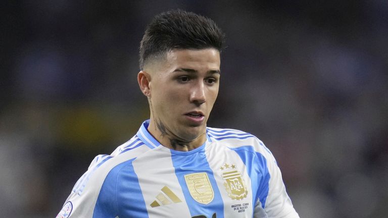 Argentina's Enzo Fernandez during a Copa America quarterfinal soccer match against Argentina in Houston, Thursday, July 4, 2024. (AP Photo/Julio Cortez)