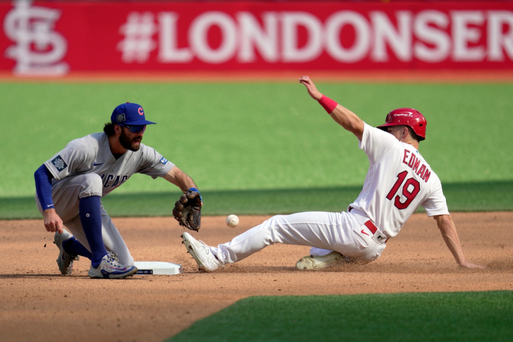 Cardinals rally from a four-run deficit to gloriously beat the Cubs 7-5 in the London Series