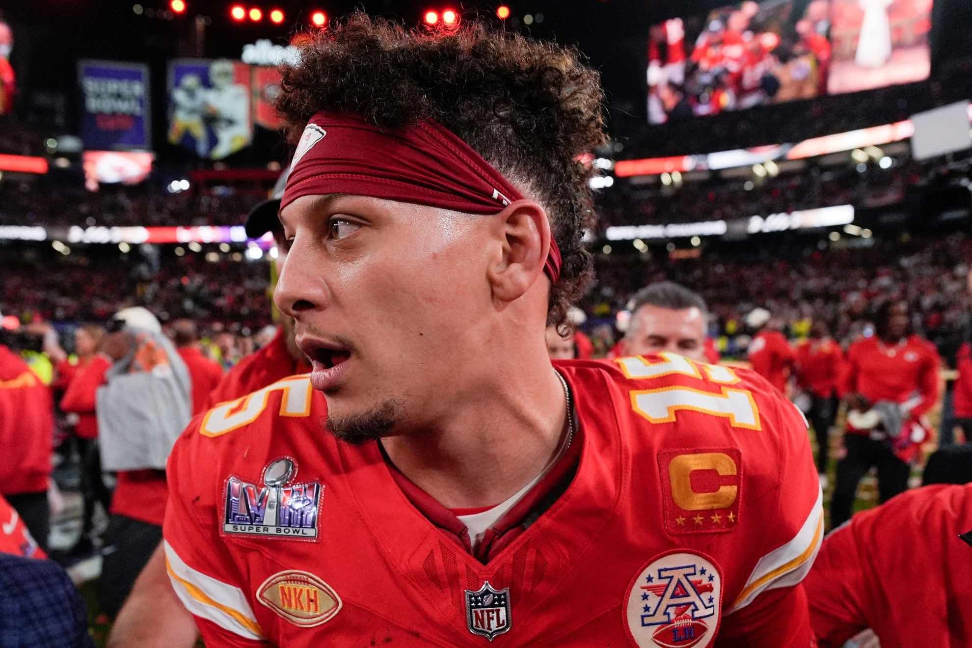 Patrick Mahomes got trapped by his kids during play time