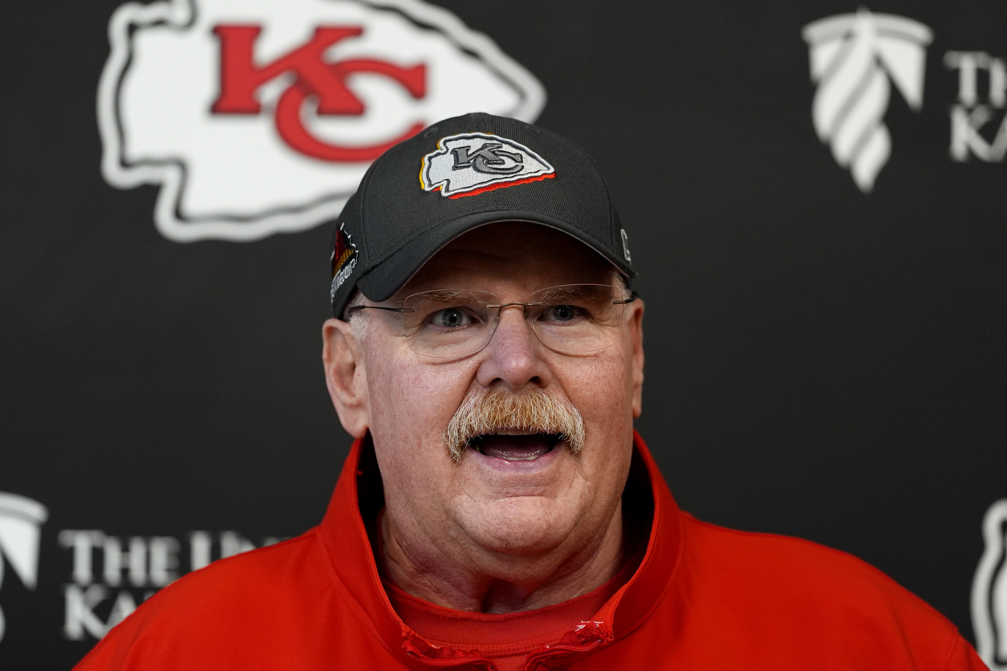 Spot-on Andy Reid lookalike takes the stadium by storm with perfect costume leaving fans confused