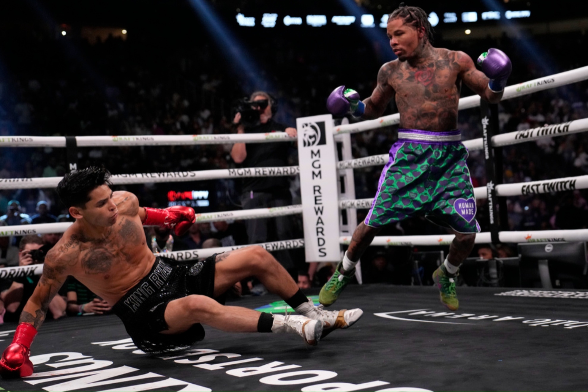 Gervonta Davis (L) and Ryan Garcia faced off at the T-Mobile Arena in Las Vegas, Nevada.