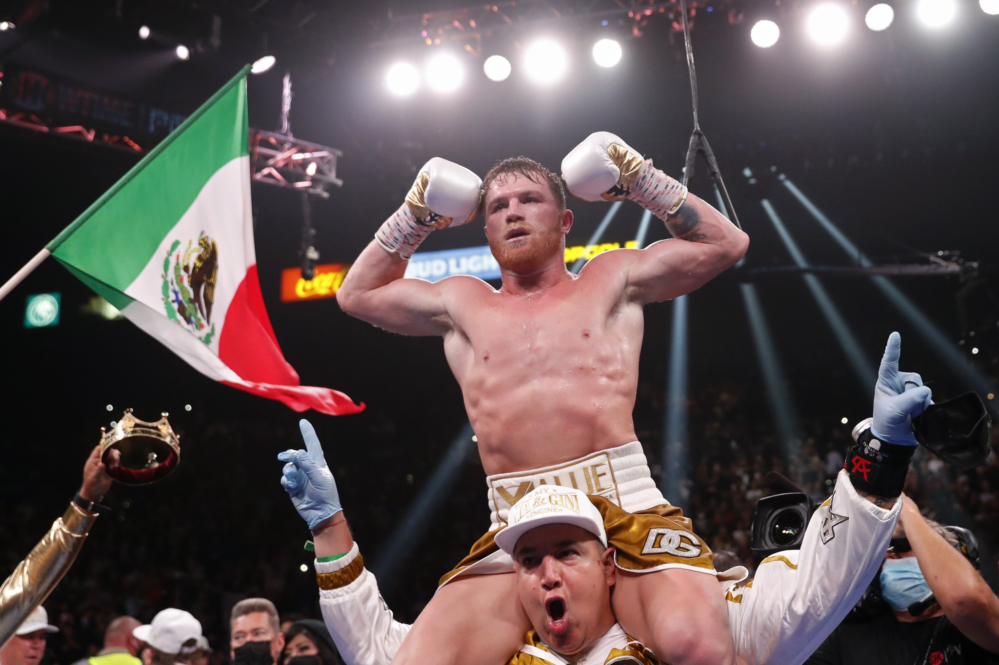 Canelo Alvarez Net Worth: How much is the mexican boxer earning from endorsements and fighting?