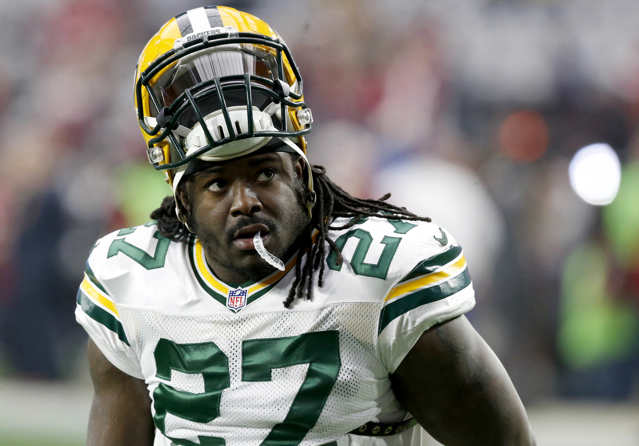 Green Bay Packers running back Eddie Lacy (27) before 2025 NFL game against Arizona Cardinals