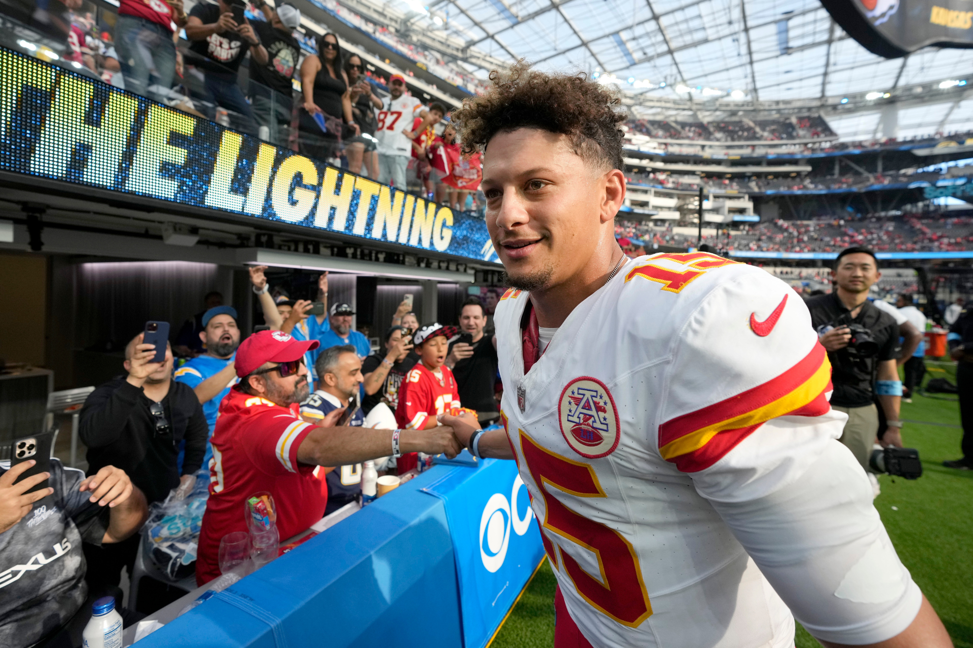 Patrick Mahomes might not believe his luck amid Chiefs positive injury update