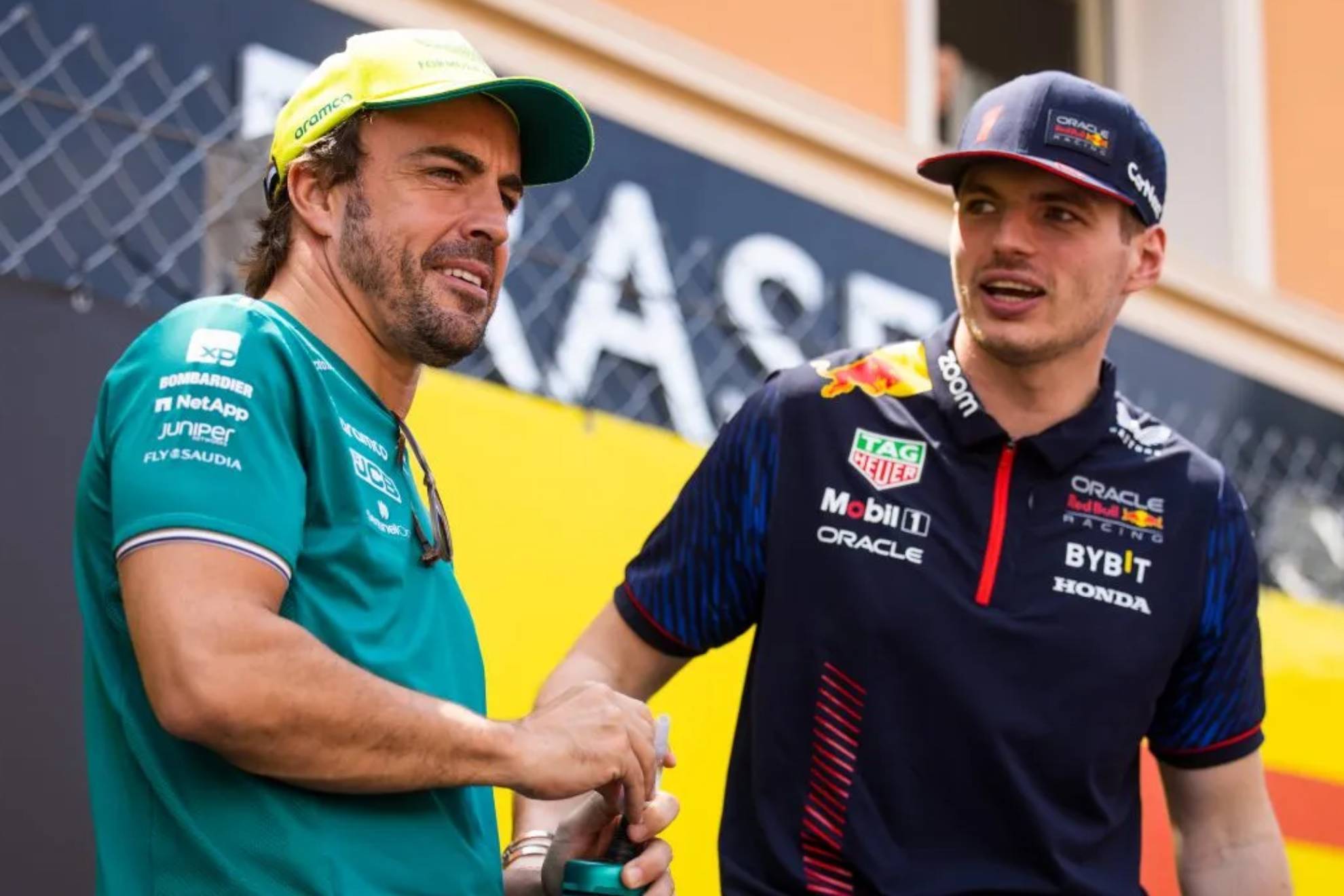 Max Verstappen y Fernando Alonso, en una imagen de archivo.