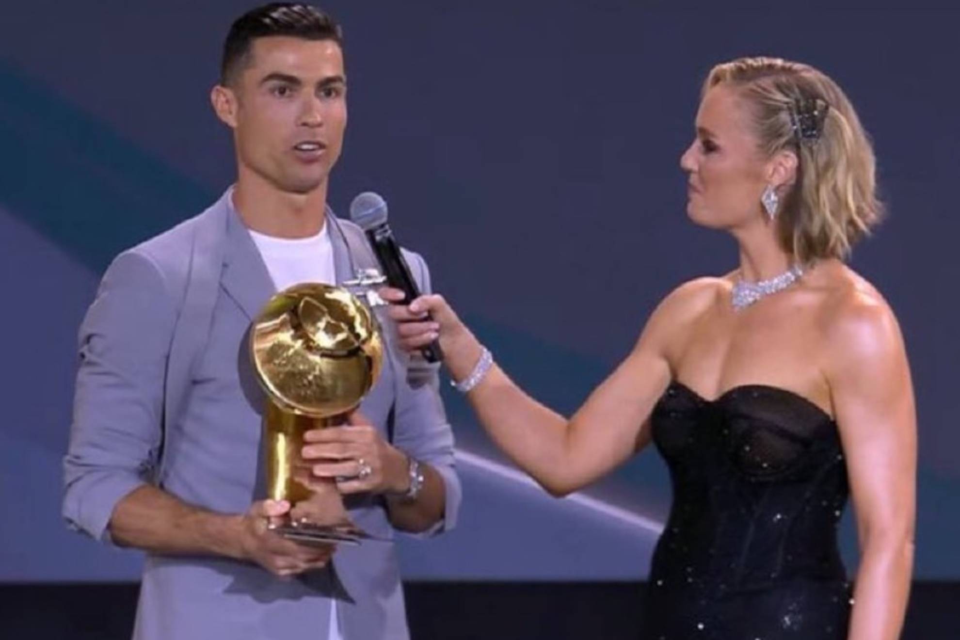 Cristiano recibe el premio al mejor goleador