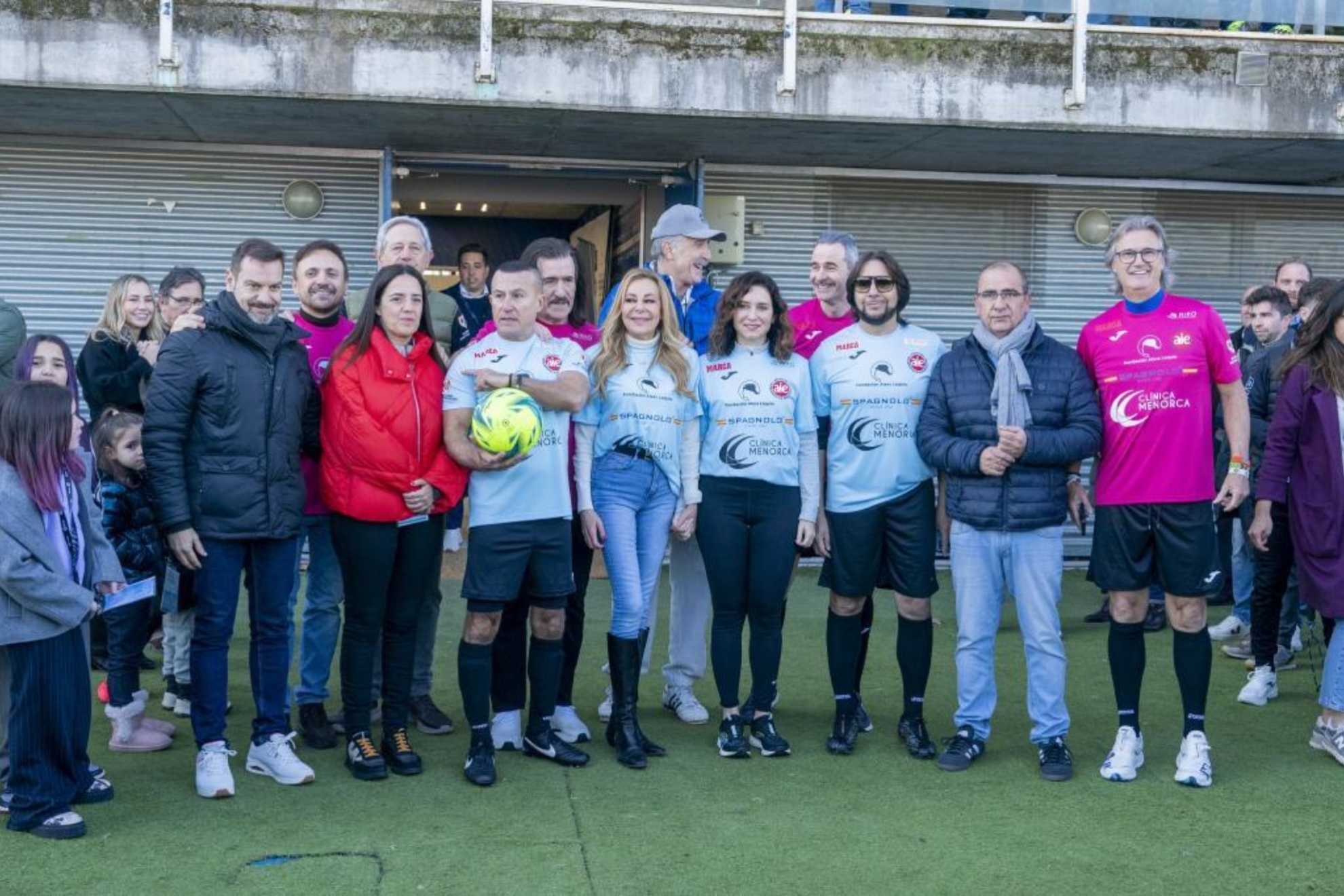 Nadie se quiso perder el partido solidario en Fuenlabrada.