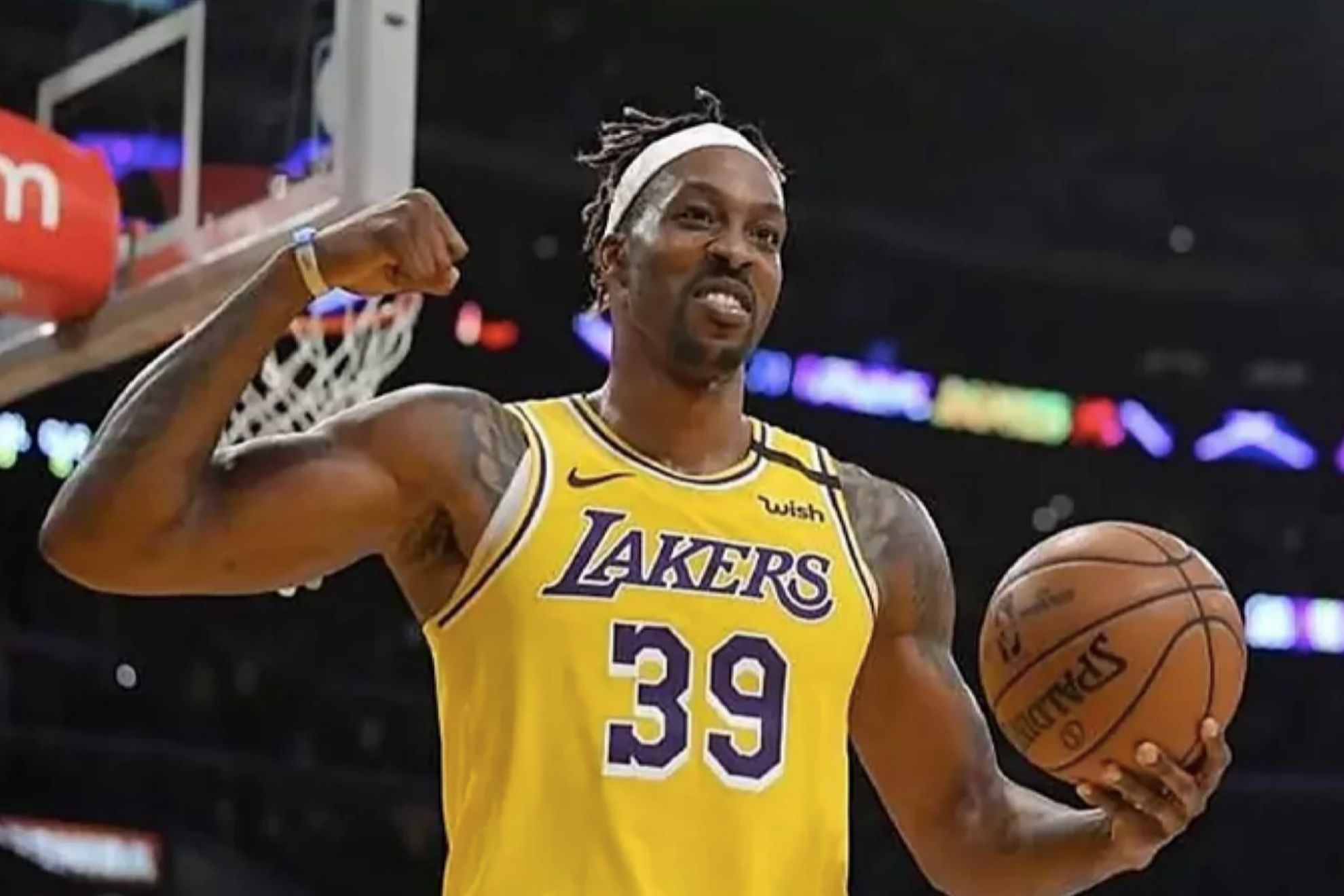 Dwight Howard criticized amid growing animal cruelty calls on Thailand vacation