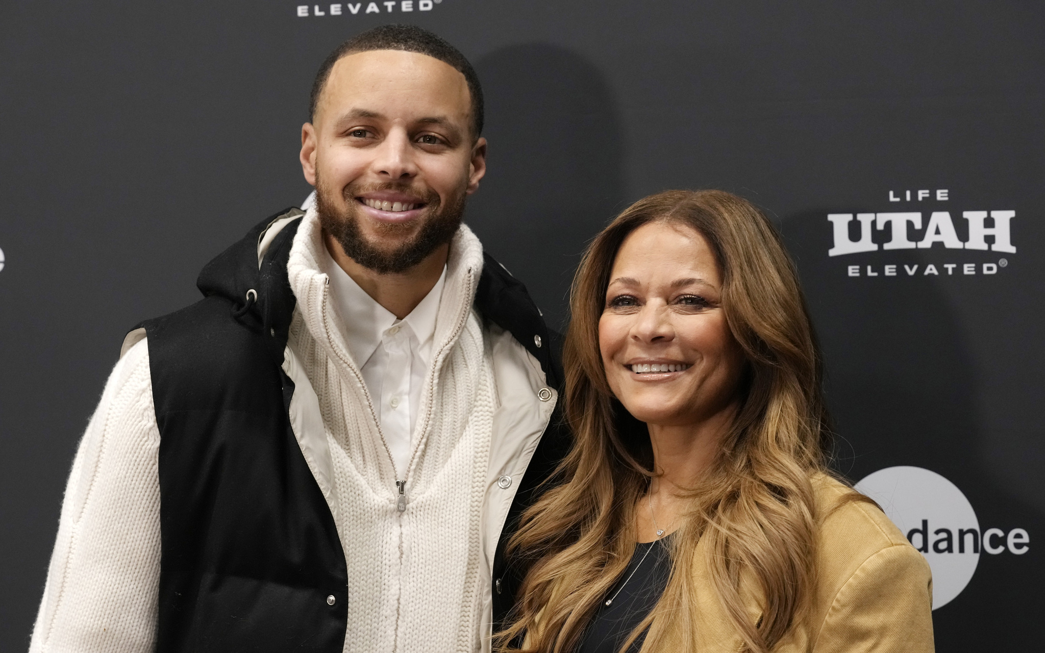 Steph Curry and his mom Sonya