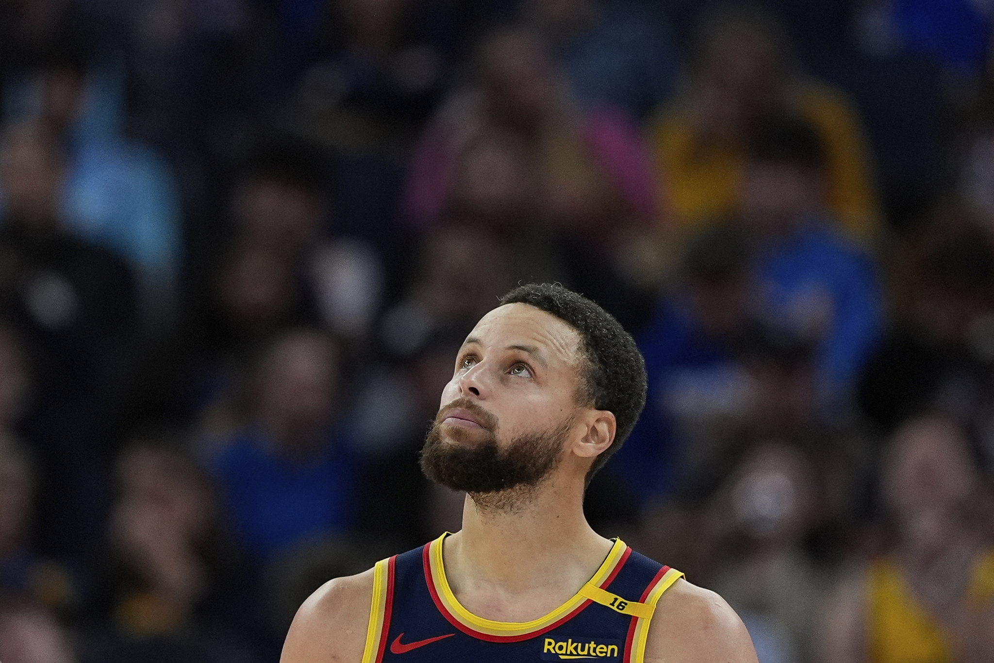 Whats wrong with Steph Curry? Steve Kerr clarifies his situation