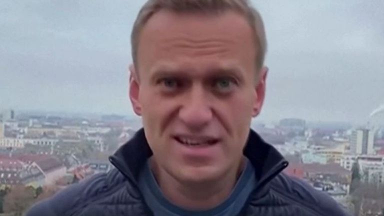 Alexei Navalny says he is returning to Russia