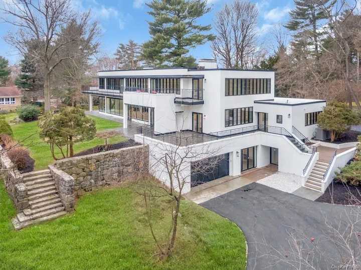 An image of 39 Penny Lane in Scarsdale, designed by&nbsp;Bauhaus School graduate Paul M. Doering.&nbsp;