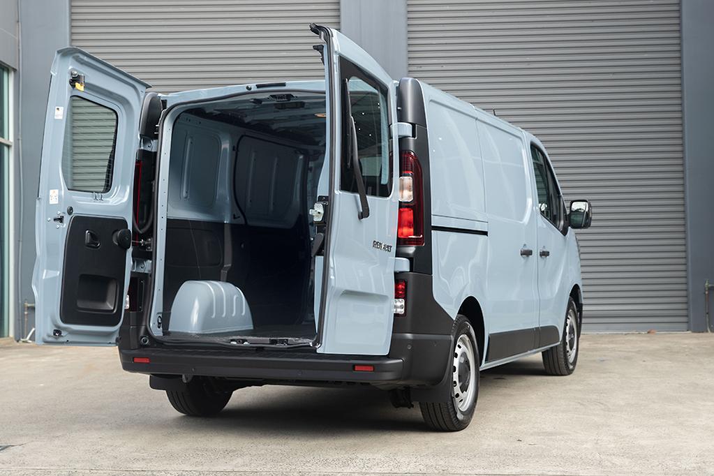 2022 renault trafic 4822