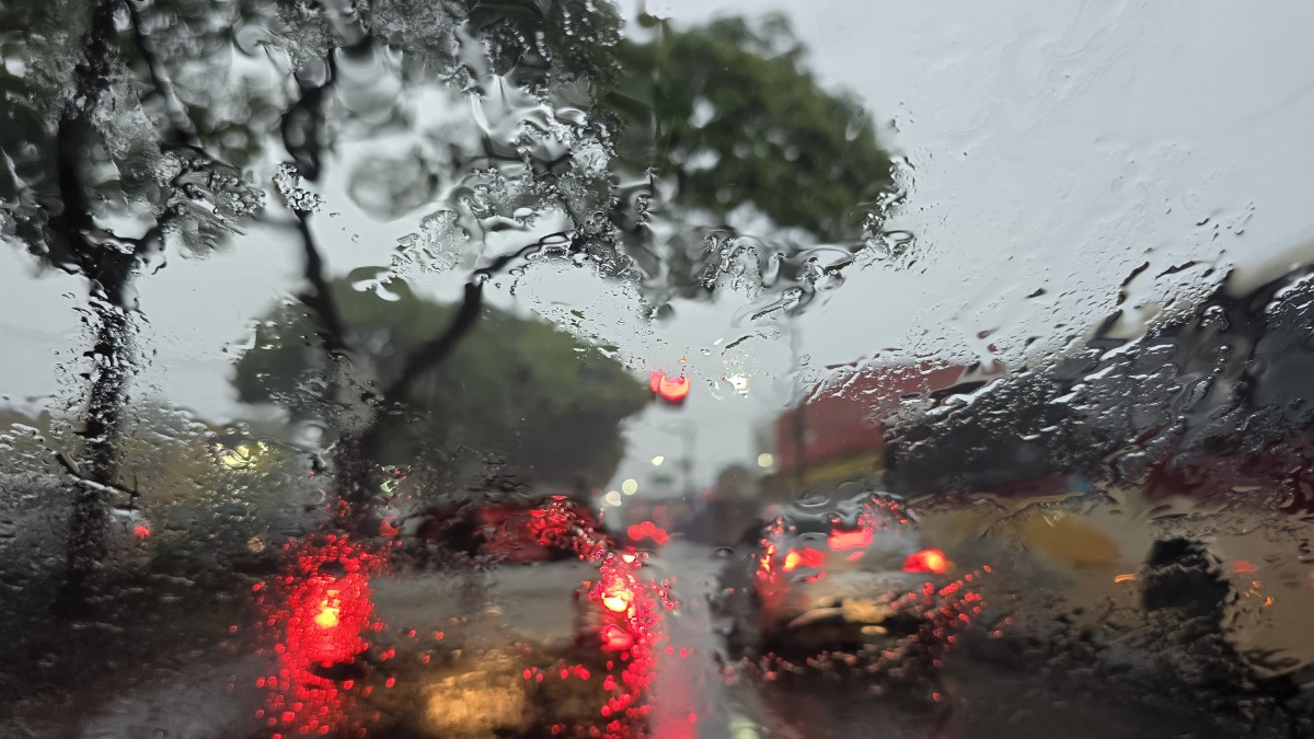 Falta de visibilidade na rodovia? Ligue o pisca e diminua a velocidade!