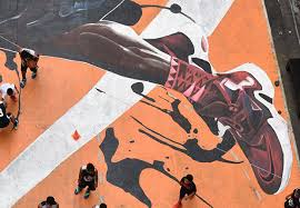 Nike lebron 13 basketball shoes locks fit and perfect combination of dynamic cushioning technology which uppers made from breathable mesh material made with flywire fly line technology and asymmetrical lacing system for the players to provide both comfort and the fit of the dress feelings. Nike S Giant Lebron James Mural In Philippines Features The Upcoming Lebron 13 Sneakernews Com