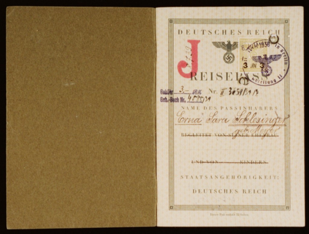 German passport Issued to Erna "Sara" Schlesinger (inside)