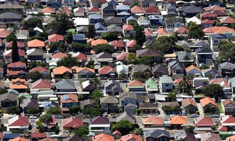 Australian House Prices Retreat for First Time in Nearly Two Years