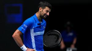 Novak Djokovic se lamenta ante Faria