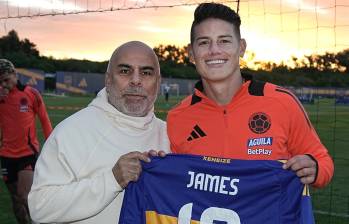 Momento en que James Rodríguez con la Selección Colombia entrenó en los predios de Boca Junios en Argentina en la previa de enfrentar a Uruguay por la Eliminatoria en 2024. FOTO: REDES SOCIALES BOCA JUNIORS