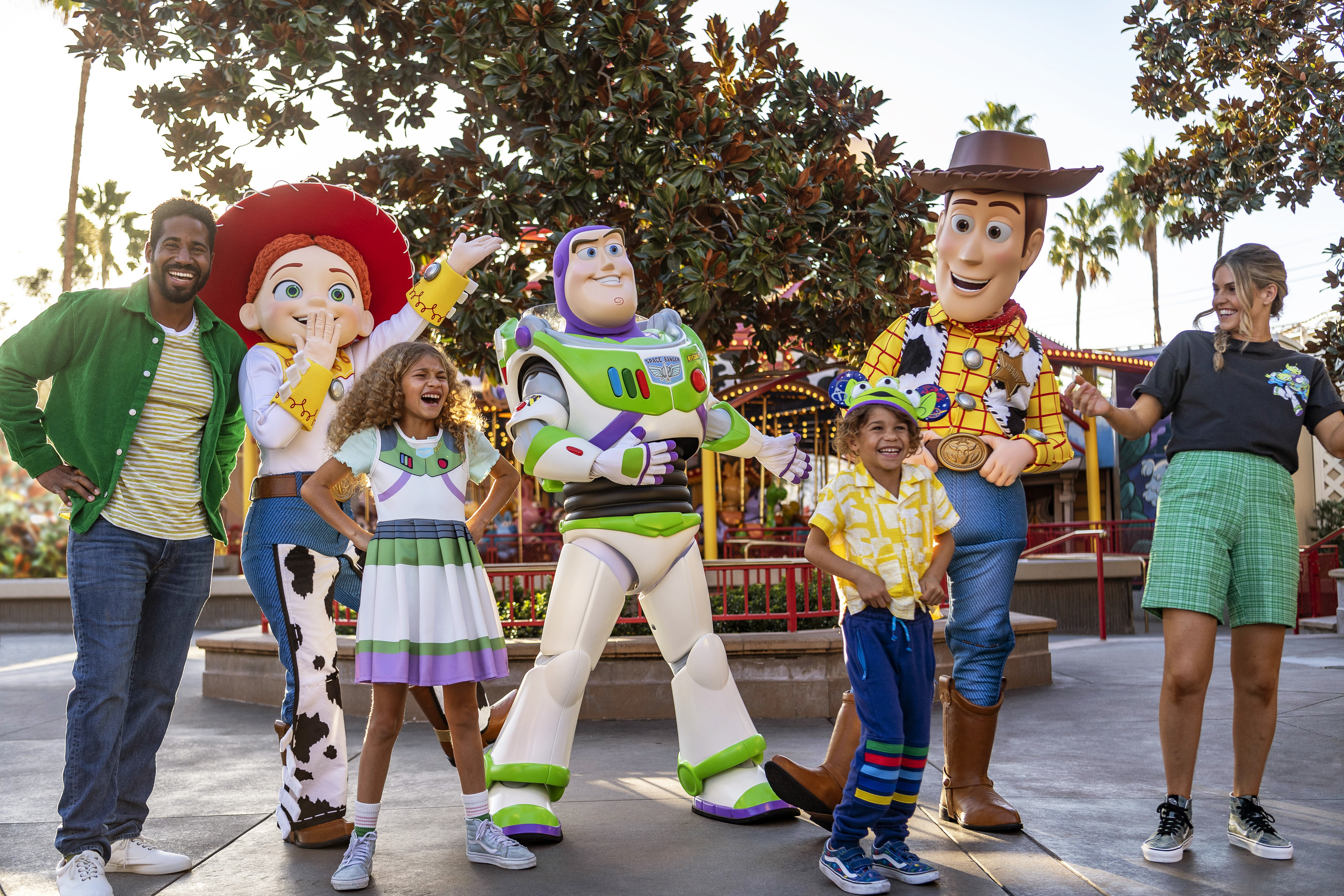 Pixar Fest Returns to the Disneyland Resort – Character Experiences 